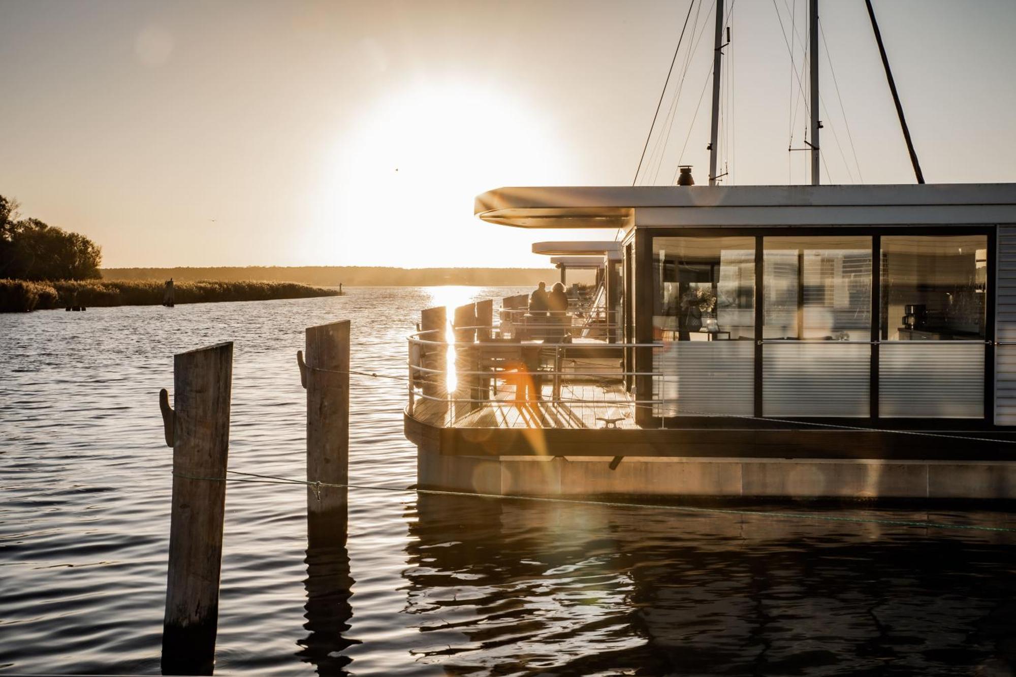 Floatinghouses Peenemuende Eksteriør billede